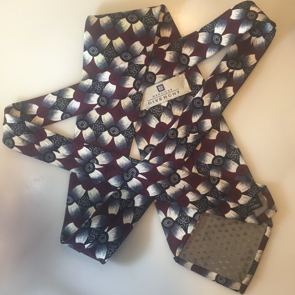 Givenchy floral silk EUC stunning